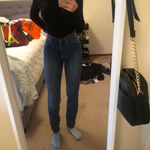 STRAIGHT JEANS